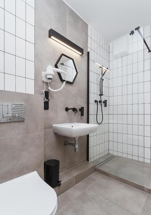 Aaron Aparthotel Krakow Bagian luar foto