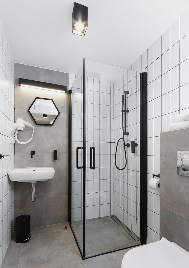 Aaron Aparthotel Krakow Bagian luar foto