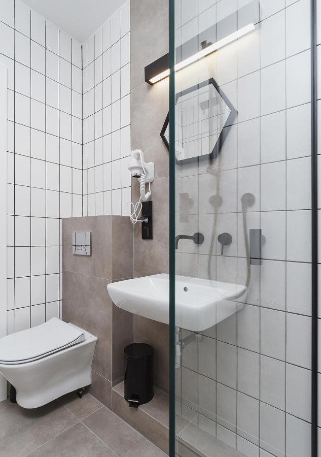 Aaron Aparthotel Krakow Bagian luar foto